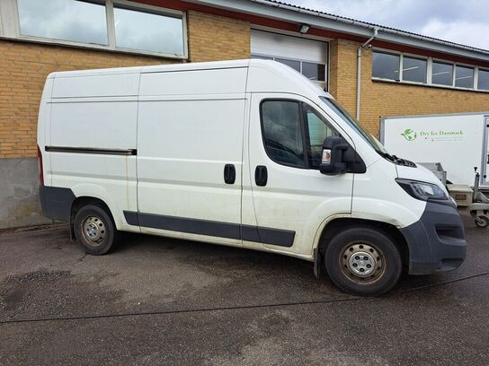 Varebil PEUGEOT Boxer 2.0 HDI 163 HK L2H2