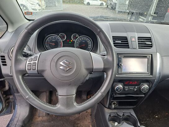 Personbil SUZUKI SX4 1.6 Sedan