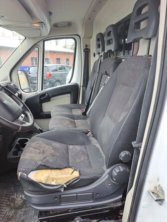 Varebil PEUGEOT Boxer 2.0 HDI 163 HK L2H2