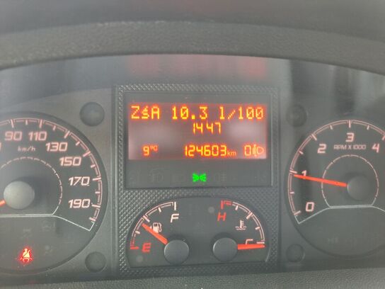 Varebil PEUGEOT Boxer 2.0 HDI 163 HK L2H2