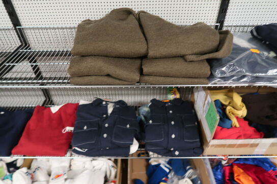 Stort parti sengetøj, strømper m.m. 