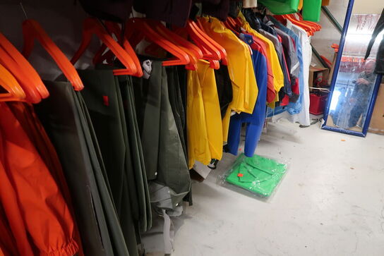 220 dele arbejdstøj / regntøj 