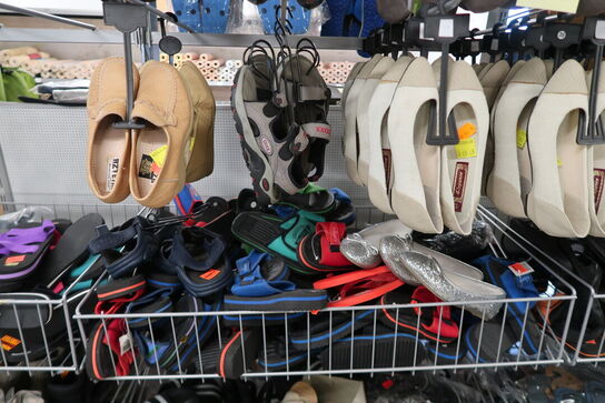 Ca. 300 par ass. Fodtøj 