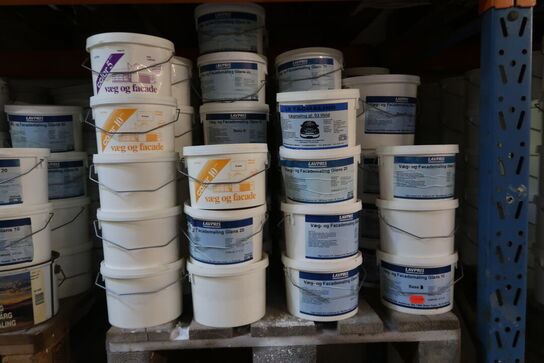 Ca. 40 paller med maling, træbeskyttelse m.m. LÆS BESKRIVELSE