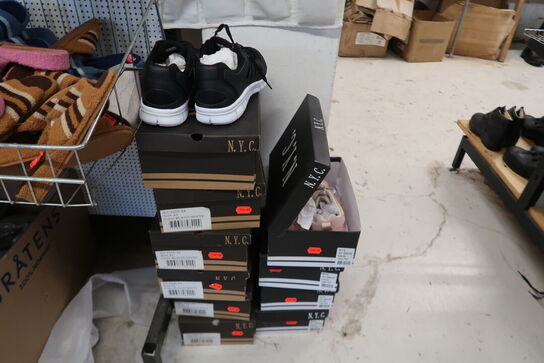 Tøm 6 fag med auto tilbehør & sko 