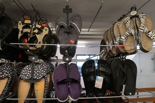 Ca. 300 par ass. Fodtøj 