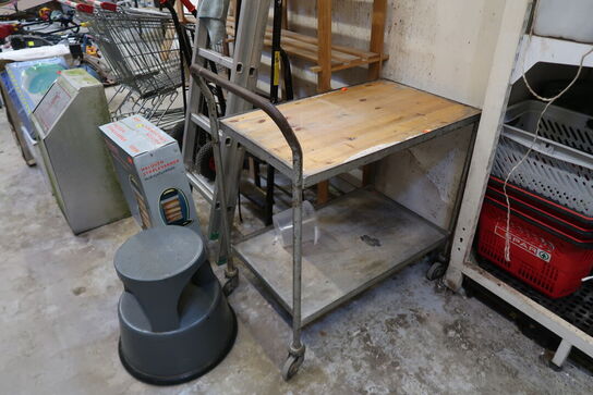 Stige, sækkevogn, skraldespand m.m. 