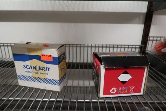 3 fag med diverse handelsvarer