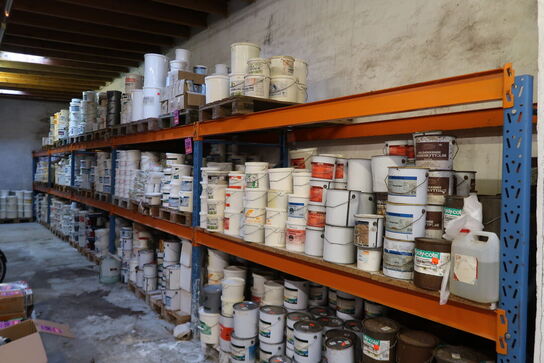 Ca. 40 paller med maling, træbeskyttelse m.m. LÆS BESKRIVELSE