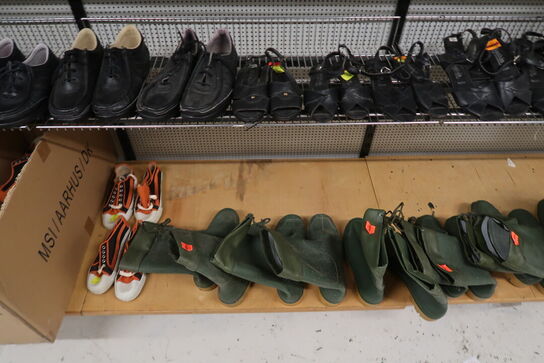 Ca. 200 par ass. Fodtøj 