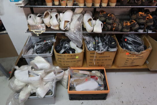 Ca. 200 par træsko & ca. 200 par sko