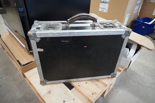 4 stk. LMR Radioer KENWOOD i ladekuffert