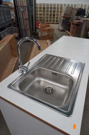 Køkken-ø på hjul 186x63xH98cm