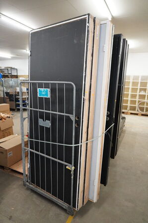 Diverse messe-vægmoduler og døre