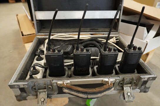 4 stk. LMR Radioer KENWOOD i ladekuffert