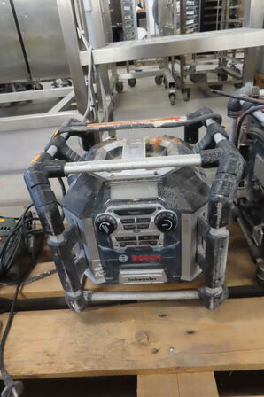 2 stk. Elværktøj samt arbejdsradio BOSCH