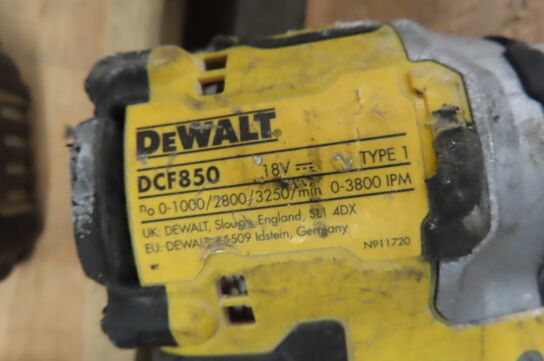 3 stk. Akkue-værktøj samt arbejdsradio DEWALT