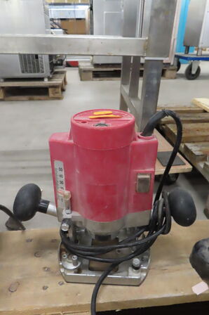 Bænksliber SCANTOOL, overfræser samt 2 stk. skruestik 