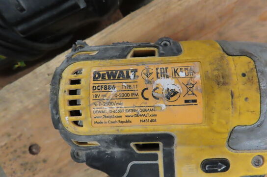 3 stk. Akkue-værktøj samt arbejdsradio DEWALT