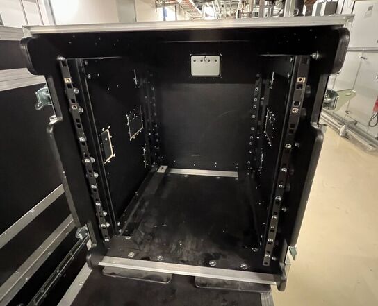 19" Rackkasse AMPTOWN - gummiophængt
