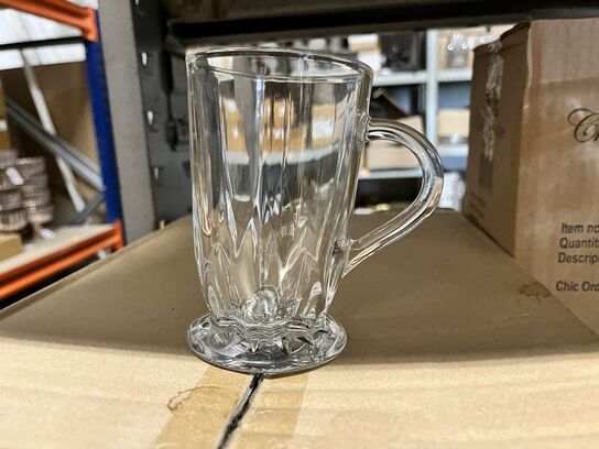 Parti m. Glas, vaser mm. CHIC ANTIQUE