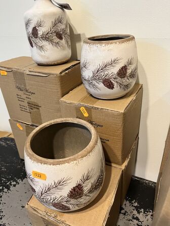 Blandet vaser og kande i keramik