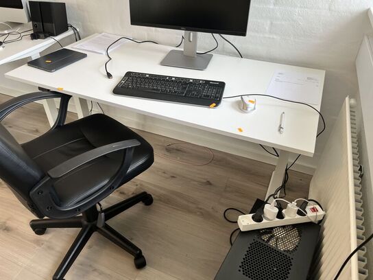 Hæve/sænke bord inkl. Stol JYSK 160x80