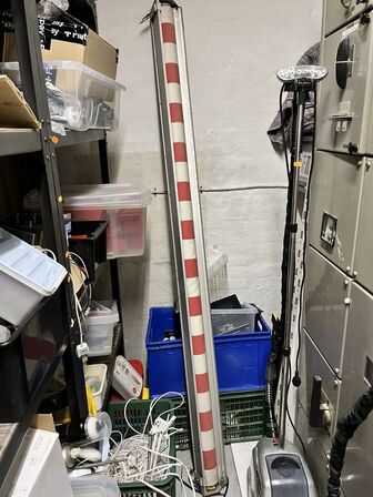 Markise rød/hvid stribet L:210 cm.