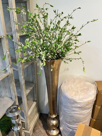 Stor vase m. Blomster 120 cm.