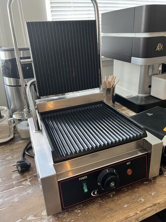 Bord grill og toast maskine  HEG-811