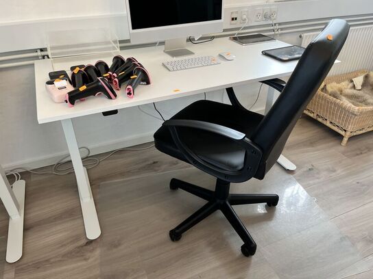 Hæve/sænke bord inkl. Stol JYSK 160x80