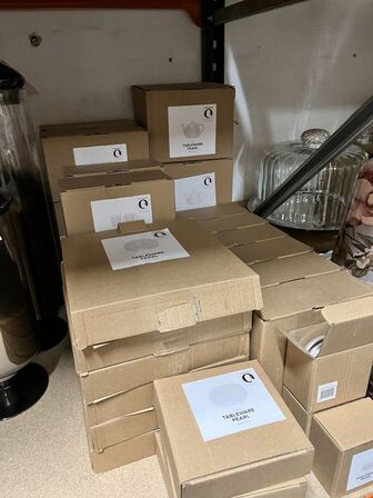 Parti m. Serveringsfade, glasbeholder, ostesæt mm.