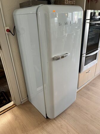 Køleskab SMEG S28STRP4