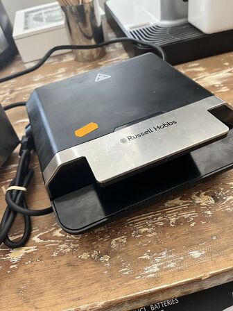 Bord grill og toast maskine  HEG-811