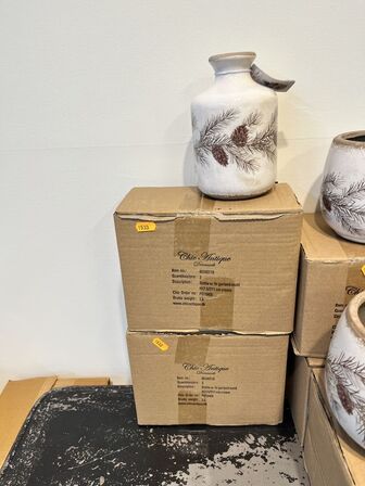 Blandet vaser og kande i keramik