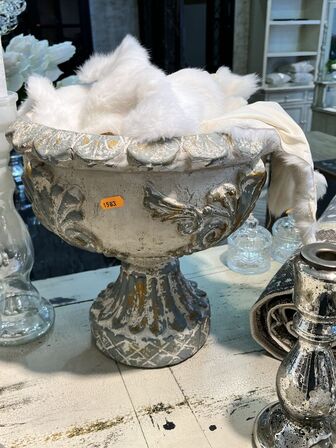 Vase m. Skinstykker