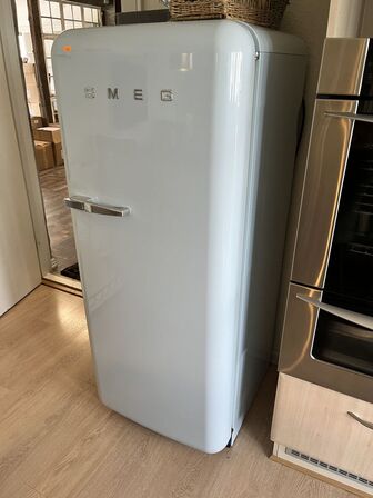 Køleskab SMEG S28STRP4