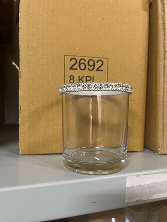 Parti m. Glas, kroner mm.