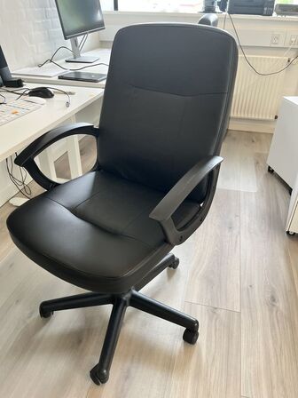 Hæve/sænke bord inkl. Stol JYSK 160x80