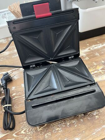Bord grill og toast maskine  HEG-811