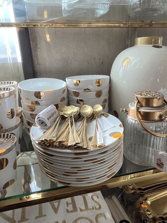 Stel m. Kopper, skåle, tallerkner mm.