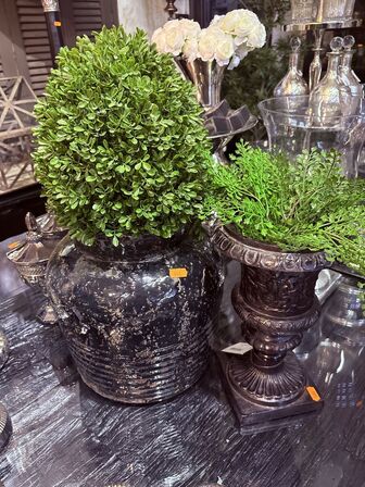 2 stk. Vaser m. Planter