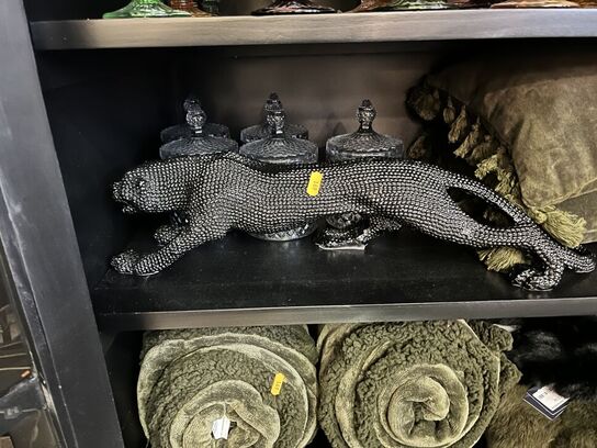 2 stk. Puder, tæpper, skin mm.