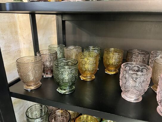 Blandet vinglas og vandglas