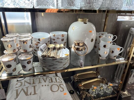 Stel m. Kopper, skåle, tallerkner mm.