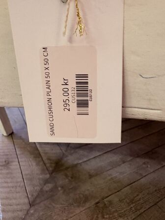 Bænk i træ inkl. Puder L: 200 cm.