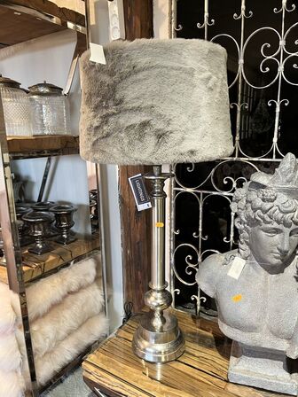 2 stk. Bordlamper  H: 77 cm.