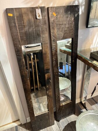 2 stk. Spejle  122x26x3 cm.
