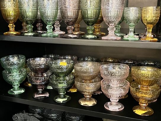 Blandet vinglas og vandglas mm.