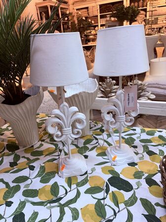 2 stk. Lamper i jern mm.